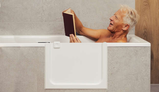 Anwendung der Udoor Badewannentür